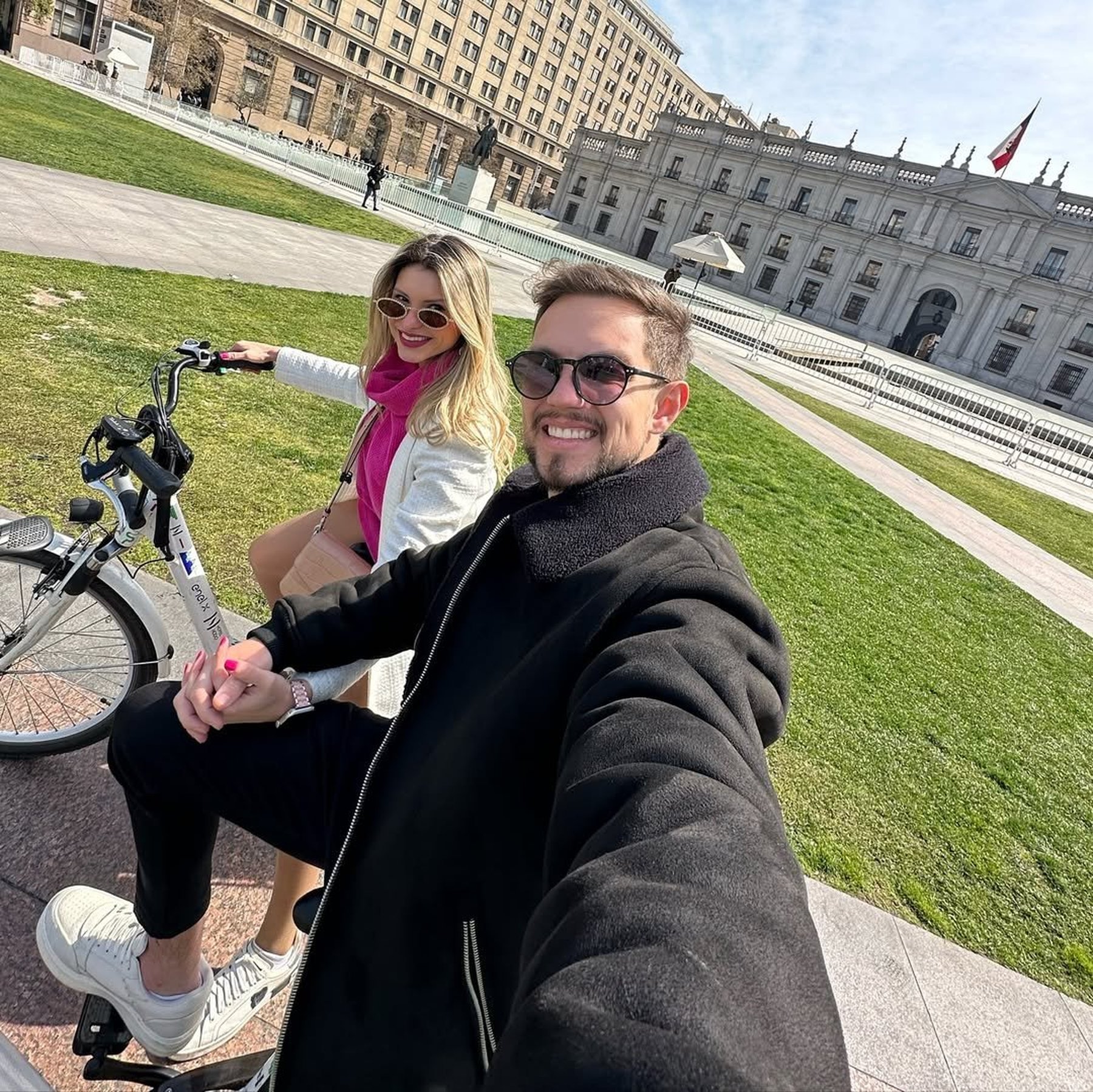 Casal Sem Agência viajando pela Europa
